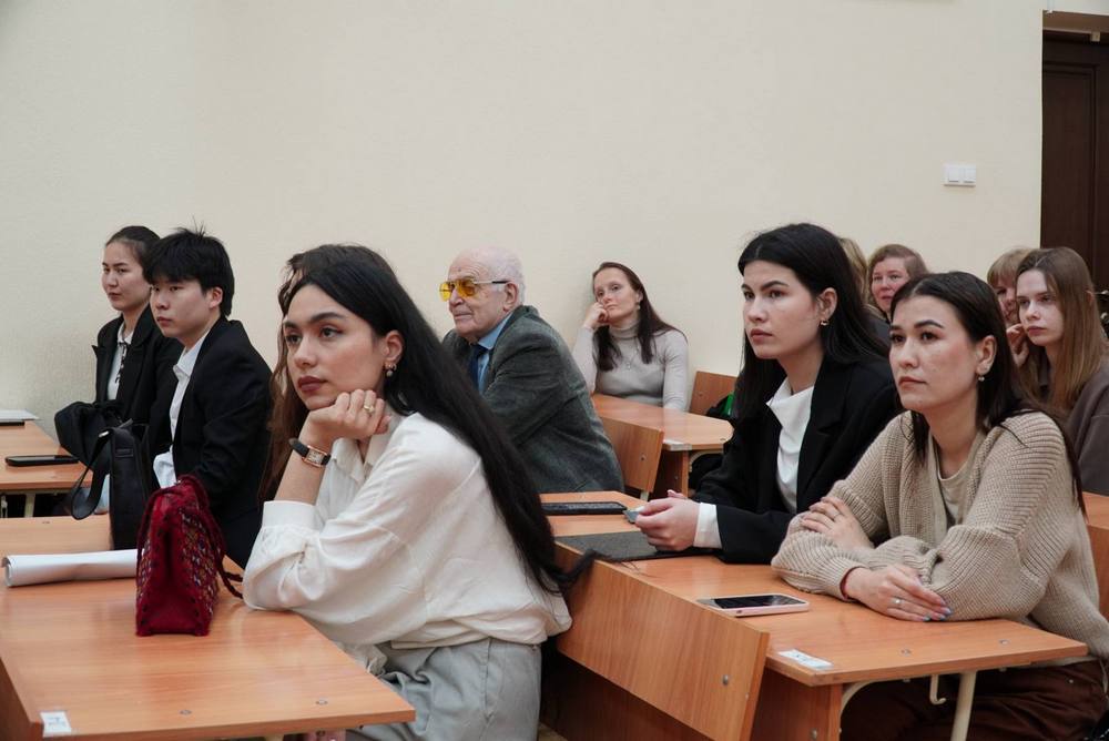 В ИФЖиМКК ЮФУ начала работу студенческая научная конференция «Неделя науки — 2026»